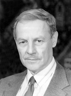 Cseh-Szombathy László (1925–2007)  szociológus, demográfus, statisztikus, egyetemi tanár