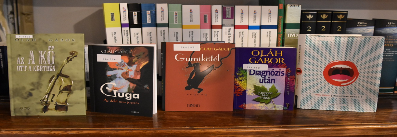 Lapozgatás Oláh Gáborral. Író-olvasó találkozó a szerzővel