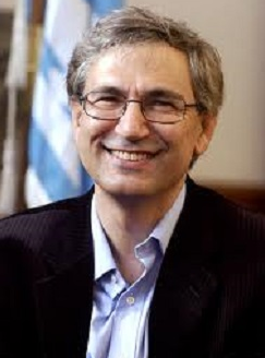 Ma, 70 éves Orhan Pamuk Nobel-díjas író, a török posztmodern irodalom vezető alakja