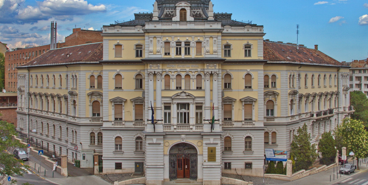 Lisette Kreischer: Éltető növények: főzés a természet erejével